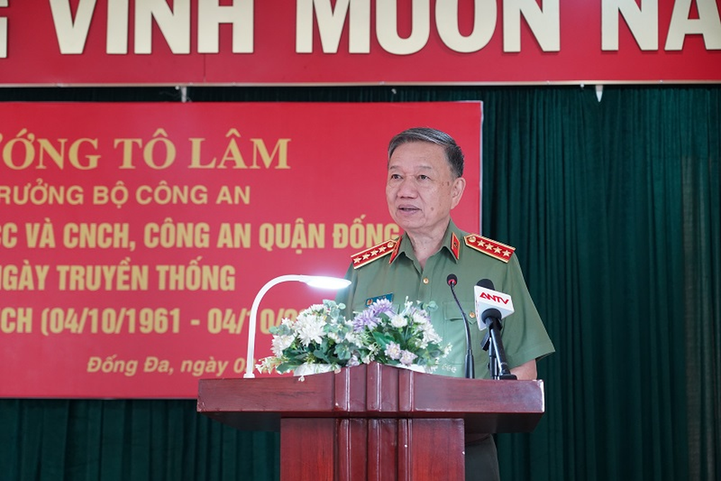 Đại tướng Tô Lâm nhắc lại những tấm gương chiến sĩ xả thân cứu hỏa - 2 Đại tướng Tô Lâm nhắc lại những tấm gương chiến sĩ xả thân cứu hỏa - 2