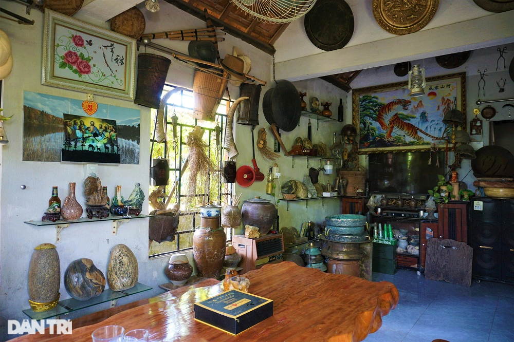 Ông Phúc khùng cùng bộ sưu tập đồ cổ vô giá - 2