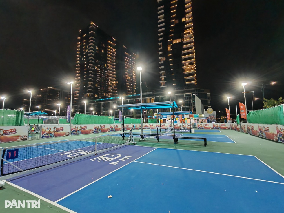 Đánh giá Honor 400: Hiệu suất tốt, AI đa dạng nhưng còn hạn chế về thiết kế - 18