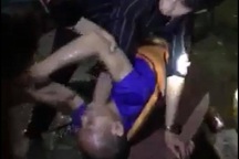 Người dân đốt lửa sưởi ấm, cứu sống người đàn ông đuối nước trên sông Lam