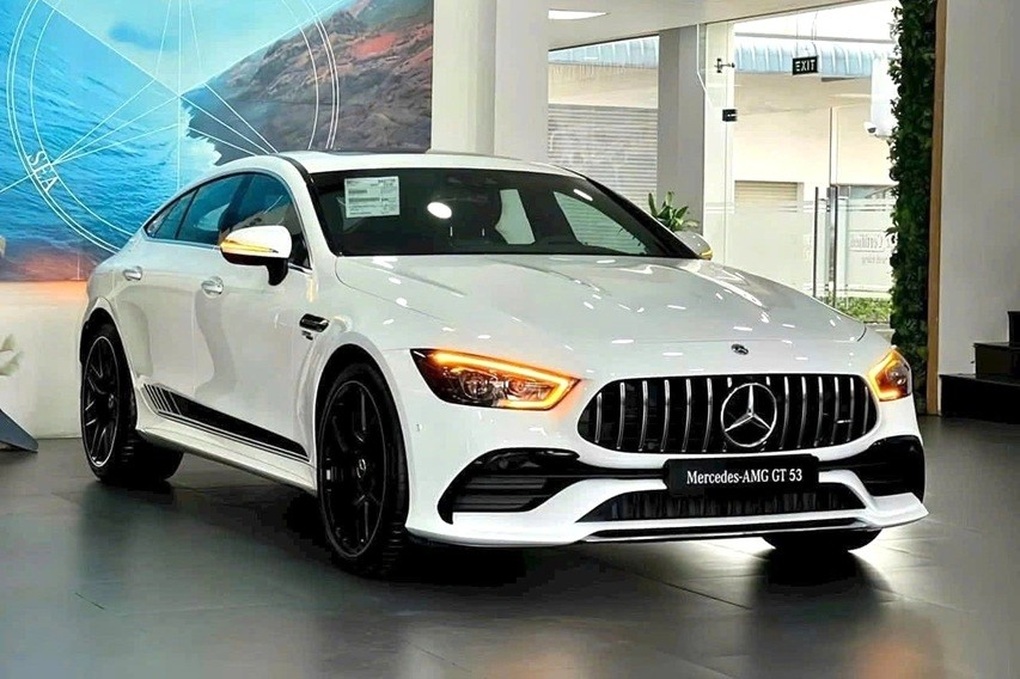 Hai mẫu Mercedes hiệu năng cao được giảm giá tới cả tỷ đồng - 3 Hai mẫu Mercedes hiệu năng cao được giảm giá tới cả tỷ đồng - 3