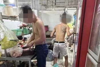 Kiểm tra 13 quán ăn ở TPHCM, 11 nơi vi phạm an toàn thực phẩm