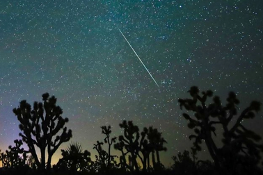 Chùm ảnh tuyệt đẹp về mưa sao băng Geminids trên toàn thế giới