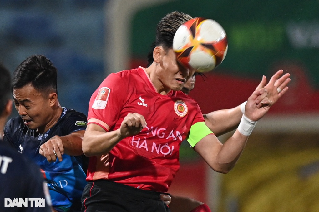 VAR giúp CLB Công An Hà Nội hòa Bình Định ở trận ra quân V-League - 1