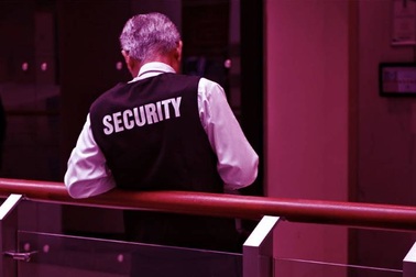 Nhân viên bảo vệ đi làm sớm rồi bị đột tử, công ty nói "không liên quan"