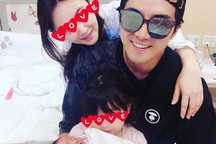 Sau scandal ngoại tình, mỹ nam Hạ Quân Tường khoe con gái thứ hai