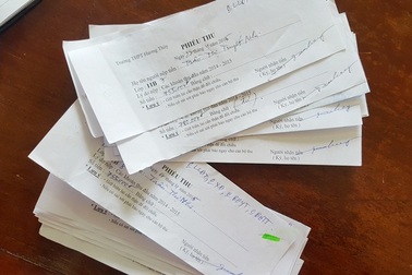 Nhiều học sinh không được nhận giấy báo thi do trường thất lạc phiếu thu học phí