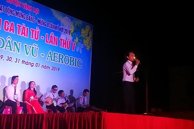 Cùng nghe một bài vọng cổ.