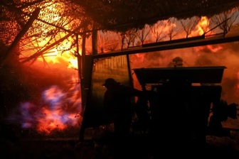 Nga khép vòng vây pháo đài chiến lược, Ukraine phản công khốc liệt