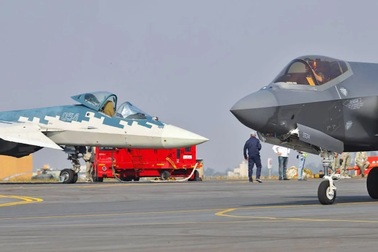 F-35 Mỹ và Su-57 Nga lần đầu đối mặt nhau