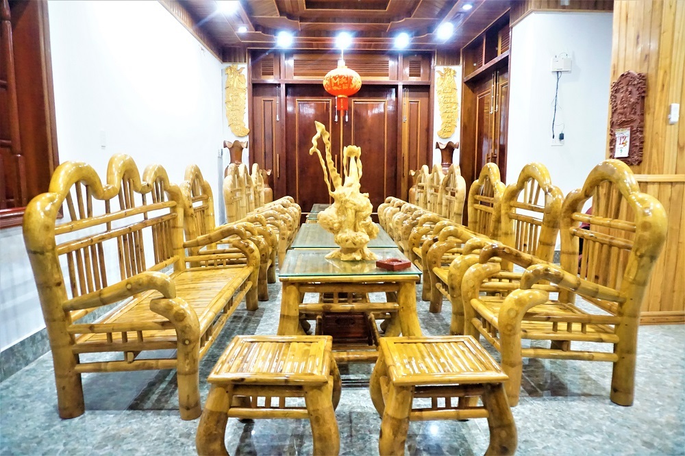 Đồ dùng độc nhất vô nhị từ gốc tre của người đàn ông một tay - 2 Đồ dùng độc nhất vô nhị từ gốc tre của người đàn ông một tay - 2