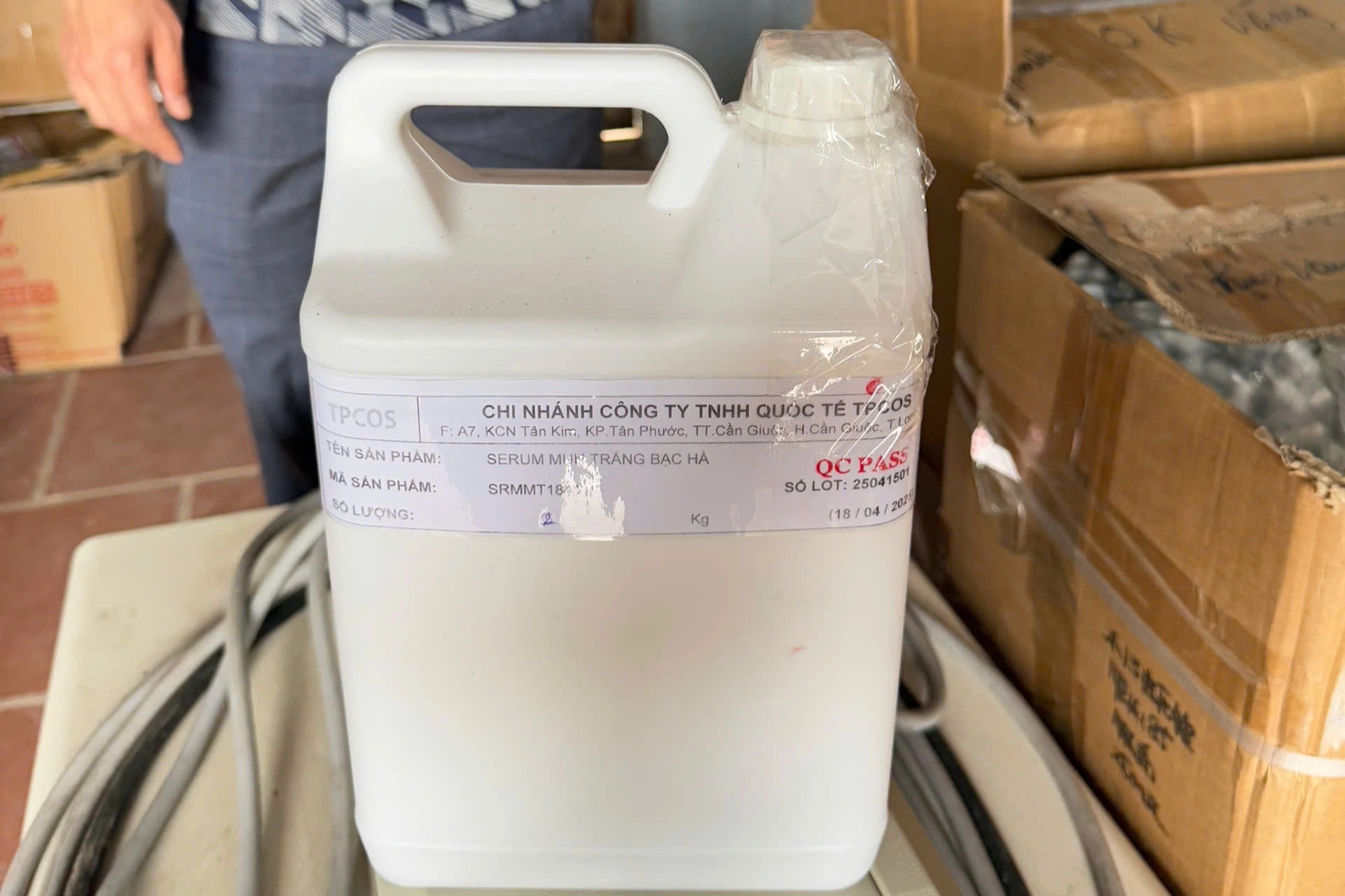 Cận cảnh xưởng sản xuất mỹ phẩm giả, bán trăm nghìn đơn trên Shopee, TikTok - 7 Cận cảnh xưởng sản xuất mỹ phẩm giả, bán trăm nghìn đơn trên Shopee, TikTok - 7