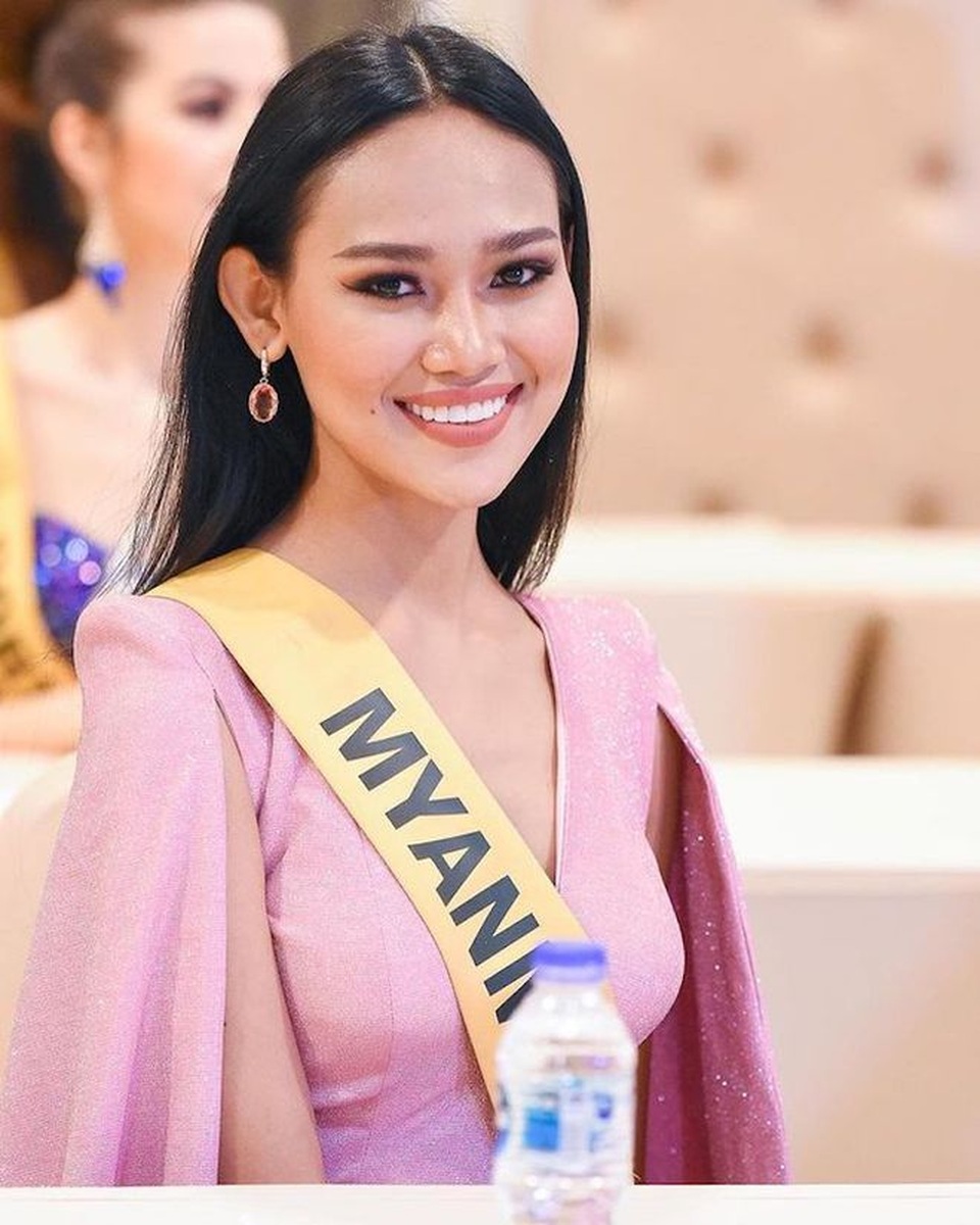 Hoa hậu bị lộ ngực tại Hoa hậu Hòa bình Thế giới dự định không về nước - 9 Hoa hậu bị lộ ngực tại Hoa hậu Hòa bình Thế giới dự định không về nước - 9