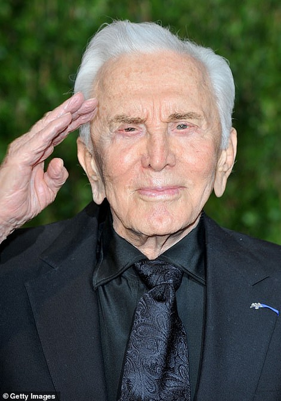 Bố Michael Douglas qua đời ở tuổi 103 - 6 Bố Michael Douglas qua đời ở tuổi 103 - 6