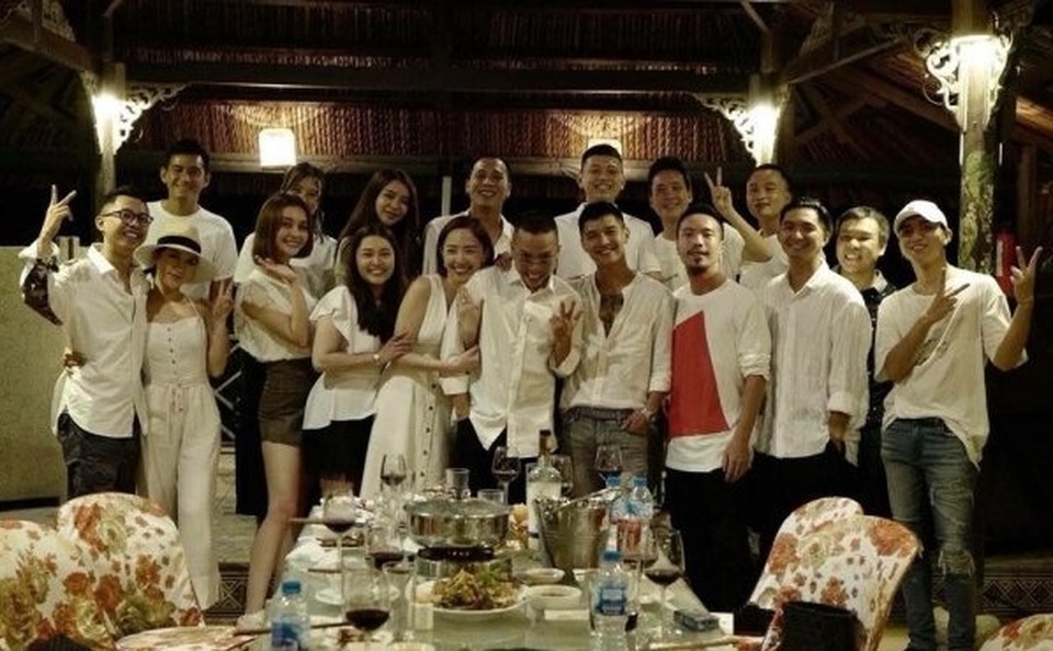 Hé lộ không gian nghi là nơi Tóc Tiên sẽ làm đám cưới ngày mai - 3 Hé lộ không gian nghi là nơi Tóc Tiên sẽ làm đám cưới ngày mai - 3