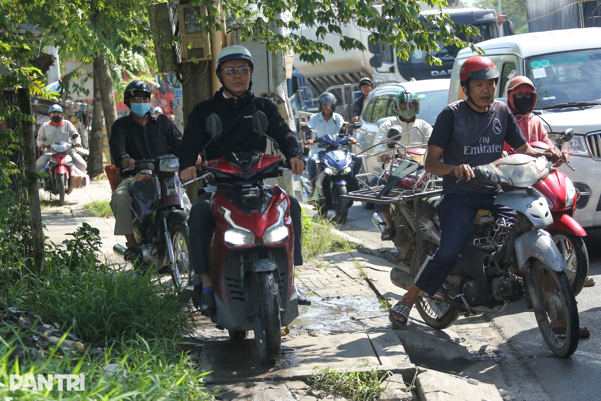 Đường huyết mạch nối TPHCM - Tây Ninh tê liệt vì kẹt xe triền miên - 5 Đường huyết mạch nối TPHCM - Tây Ninh tê liệt vì kẹt xe triền miên - 5