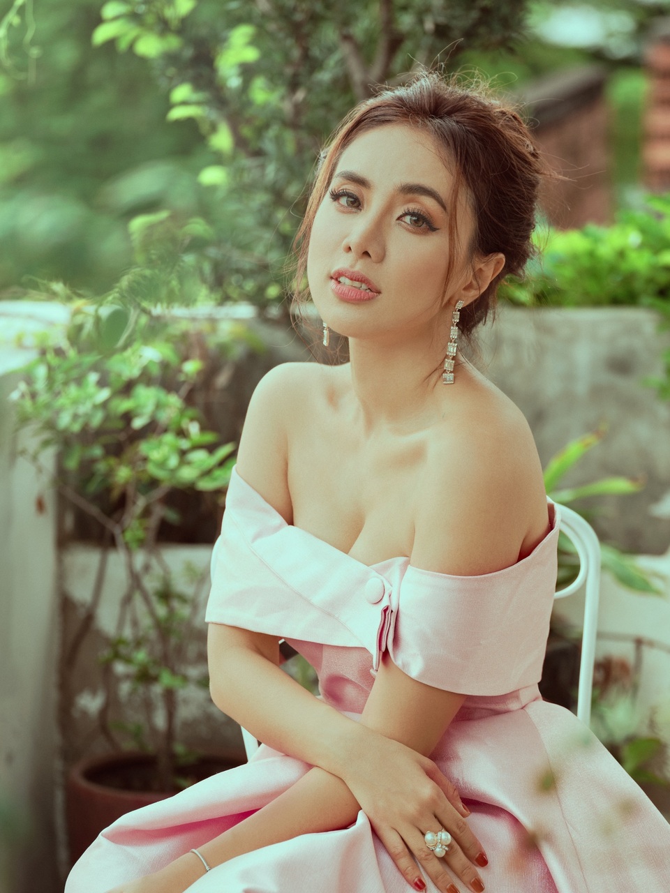 Hậu vụ kiện 9 năm với ông bầu, Miko Lan Trinh than thở: “Đừng dễ tin người” - 6 Hậu vụ kiện 9 năm với ông bầu, Miko Lan Trinh than thở: “Đừng dễ tin người” - 6