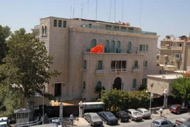 Sứ quán Trung Quốc tại Syria bị trúng đạn cối