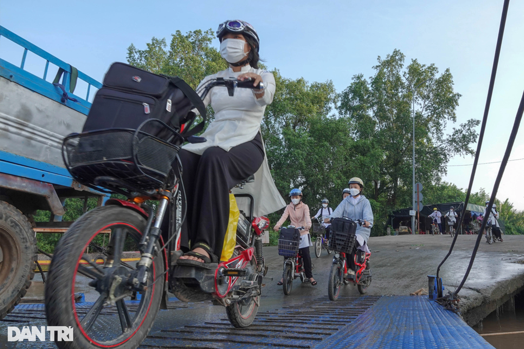 Học trò thi đua đoạt giải cao, hiệu trưởng sầu lo vì không có tiền thưởng - 1 Học trò thi đua đoạt giải cao, hiệu trưởng sầu lo vì không có tiền thưởng - 1