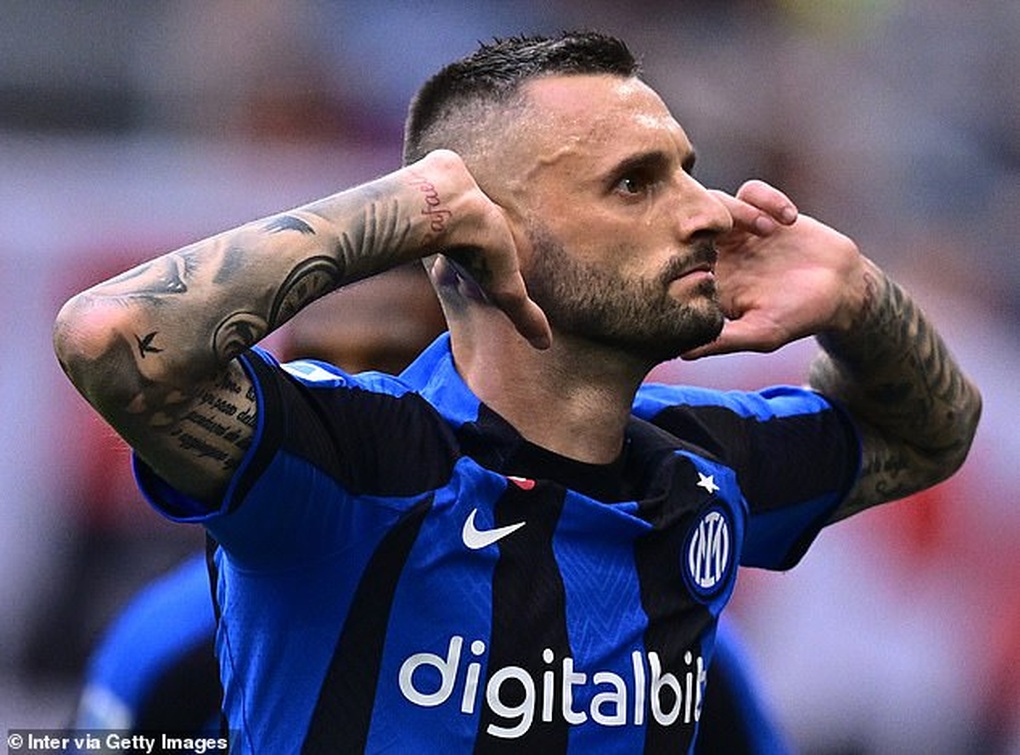 AC Milan đánh bại Inter trong cơn mưa bàn thắng - 1 AC Milan đánh bại Inter trong cơn mưa bàn thắng - 1