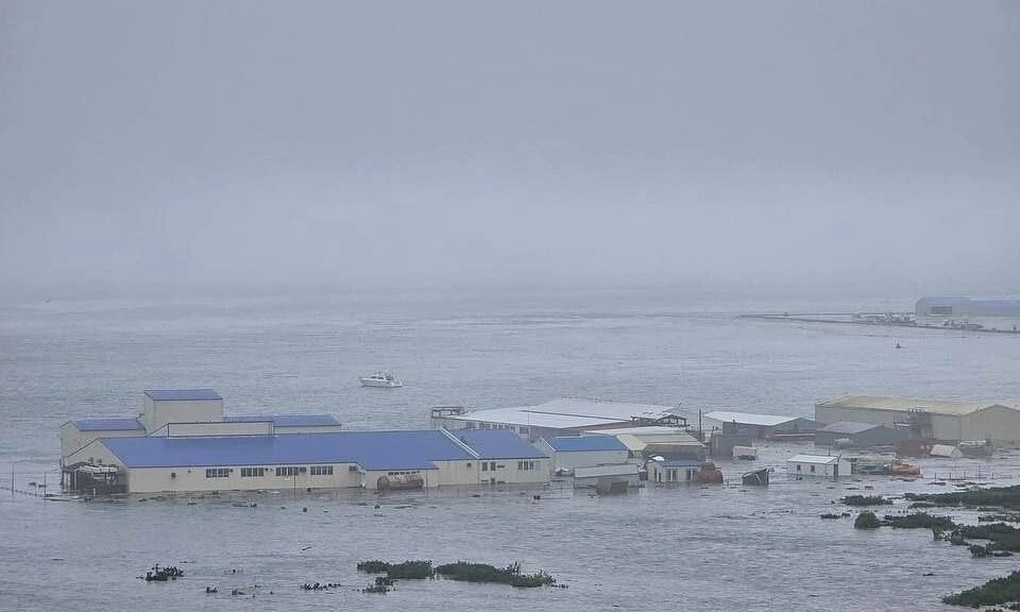 Động đất 8,8 độ ngoài khơi Nga: Loạt công ty sơ tán khẩn, sân bay đóng cửa - 1 Động đất 8,8 độ ngoài khơi Nga: Loạt công ty sơ tán khẩn, sân bay đóng cửa - 1