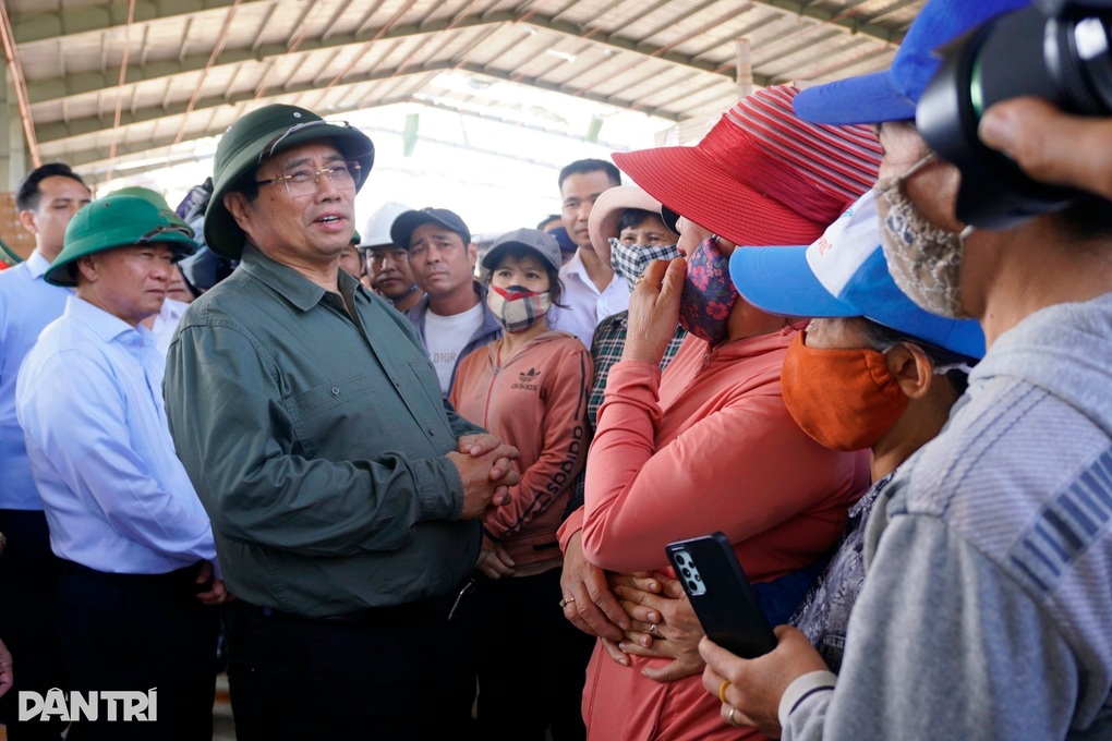 Thủ tướng Phạm Minh Chính chỉ đạo khắc phục thiệt hại sau bão Kalmaegi - 2 Thủ tướng Phạm Minh Chính chỉ đạo khắc phục thiệt hại sau bão Kalmaegi - 2