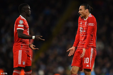 Ngôi sao Bayern Munich đấm chảy máu mồm đồng đội sau trận thua Man City