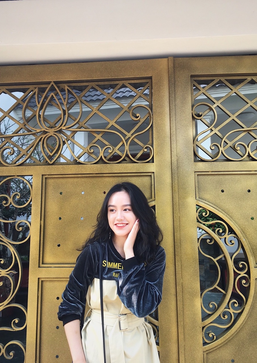 Nữ sinh sư phạm lọt tầm ngắm dân mạng nhờ thần thái cuốn hút - 4 Nữ sinh sư phạm lọt tầm ngắm dân mạng nhờ thần thái cuốn hút - 4