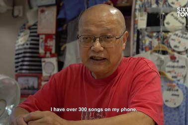 Chuyện về "ông chú bán đồ lót" nổi tiếng nhất Trung Quốc