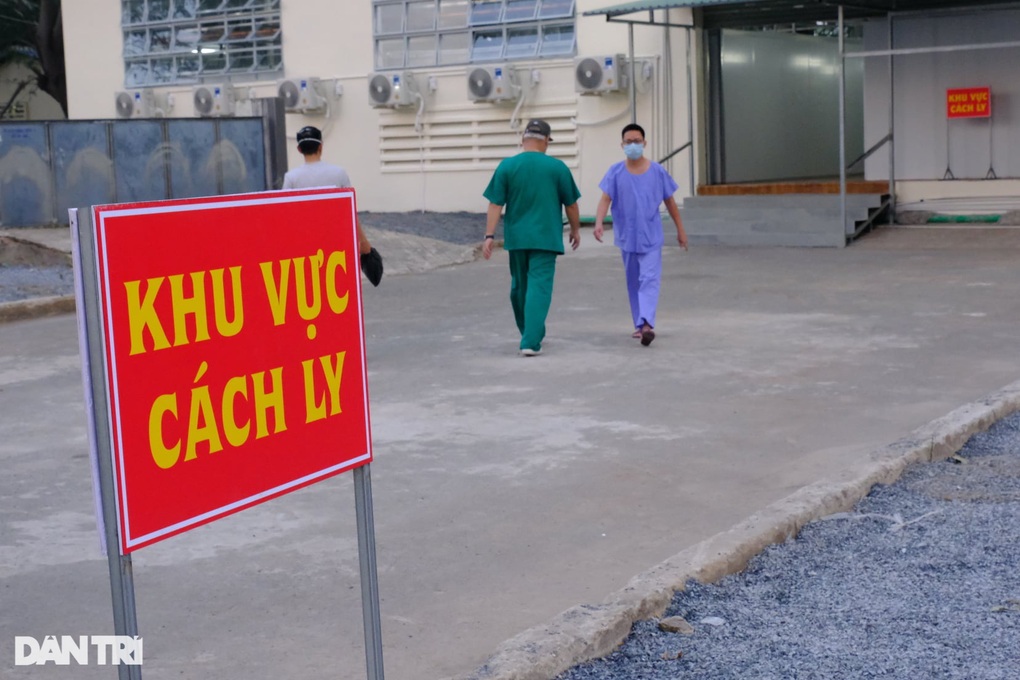 TPHCM chuẩn bị 10.000 giường điều trị Covid-19, tiêm vaccine xuyên Tết - 1 TPHCM chuẩn bị 10.000 giường điều trị Covid-19, tiêm vaccine xuyên Tết - 1