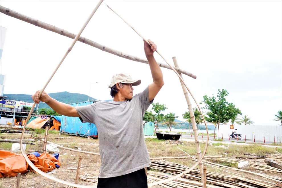 Những truyền nhân cuối cùng của tuyệt kỹ luyện thúng trăm năm - 5 Những truyền nhân cuối cùng của tuyệt kỹ luyện thúng trăm năm - 5