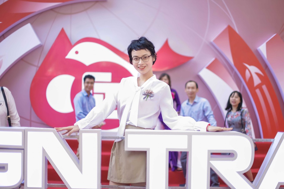 Nữ sinh Ngoại thương chữa khỏi ung thư xuất hiện với vẻ đẹp rạng rỡ - 6 Nữ sinh Ngoại thương chữa khỏi ung thư xuất hiện với vẻ đẹp rạng rỡ - 6