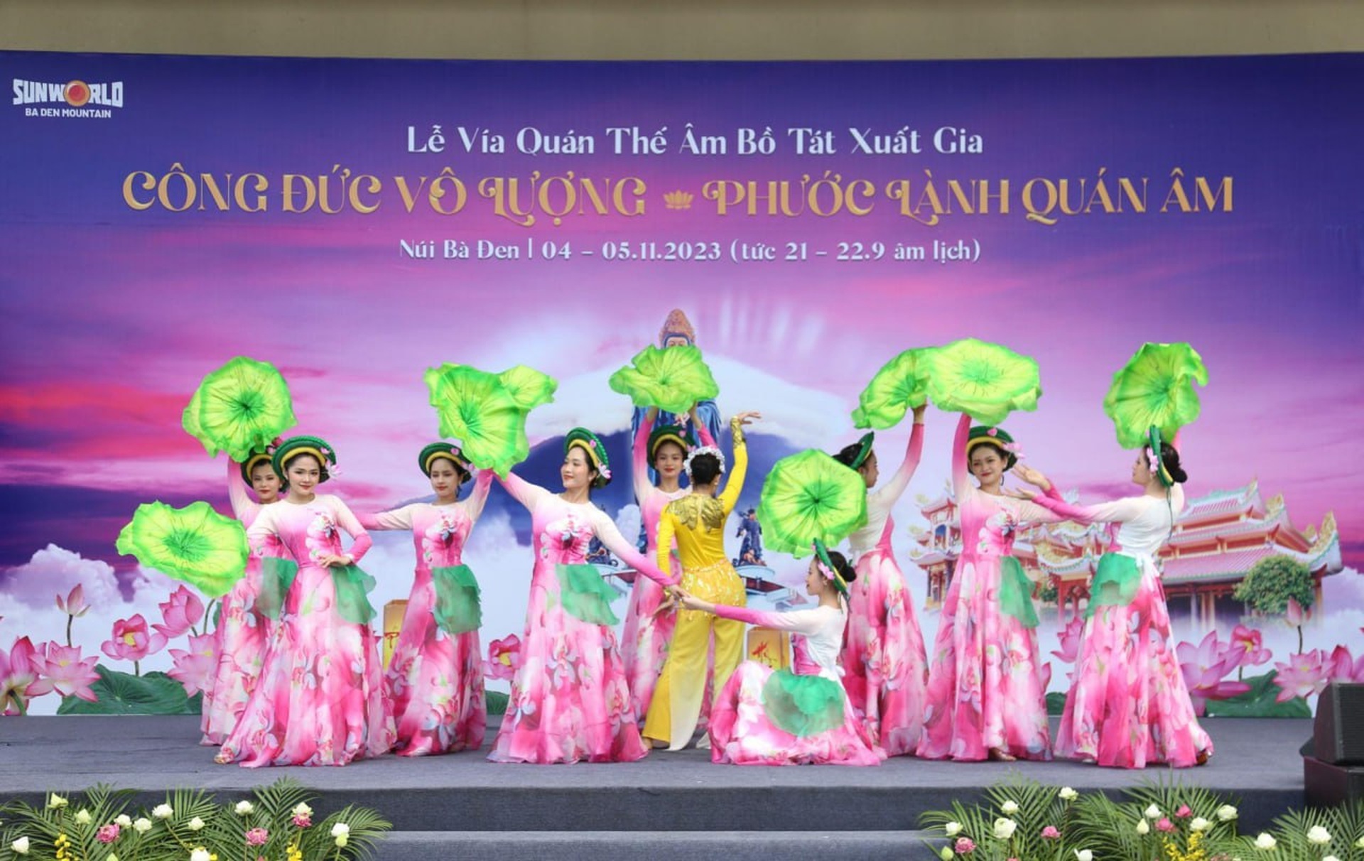 Chủ tịch Hội đồng trị sự GHPGVN trồng cây tại núi Bà Đen, Tây Ninh - 10 Chủ tịch Hội đồng trị sự GHPGVN trồng cây tại núi Bà Đen, Tây Ninh - 10