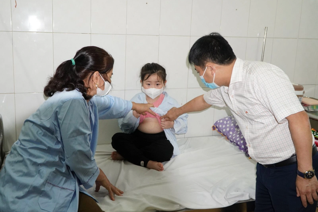 13 trẻ cùng huyện mắc bệnh sởi, 100% học sinh phải đeo khẩu trang - 1 13 trẻ cùng huyện mắc bệnh sởi, 100% học sinh phải đeo khẩu trang - 1