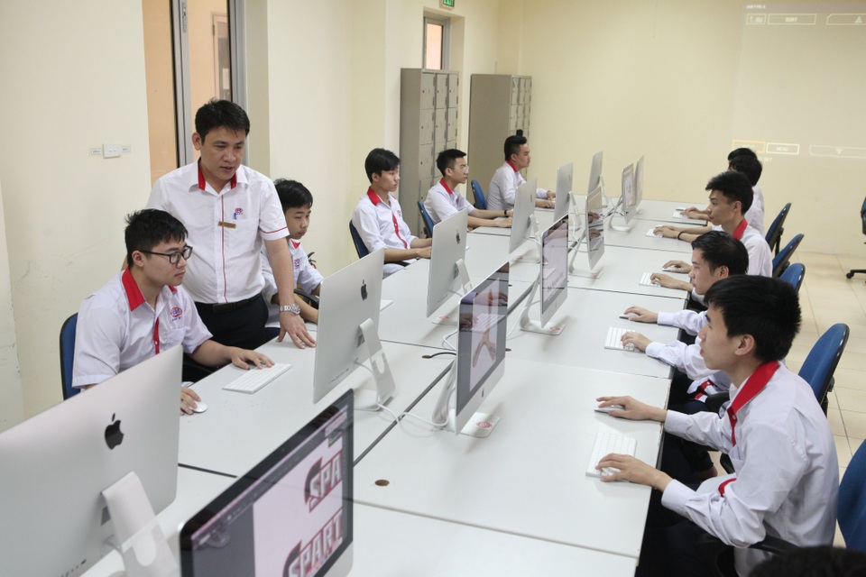 Học sinh học nghề và văn hóa ở hai nơi: Dễ xung đột, chồng chéo? - 2 Học sinh học nghề và văn hóa ở hai nơi: Dễ xung đột, chồng chéo? - 2