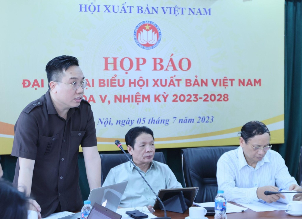 Hội Xuất bản Việt Nam sẽ tăng cường việc bảo vệ quyền tác giả - 1 Hội Xuất bản Việt Nam sẽ tăng cường việc bảo vệ quyền tác giả - 1