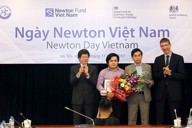 Trao giải thường Newton Việt Nam cho dự án nghiên cứu xuất sắc