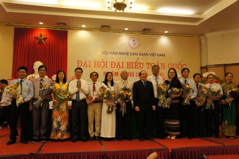 GS.TS Lê Hồng Lý được bầu làm Chủ tịch Hội Văn nghệ dân gian Việt Nam - 1 GS.TS Lê Hồng Lý được bầu làm Chủ tịch Hội Văn nghệ dân gian Việt Nam - 1