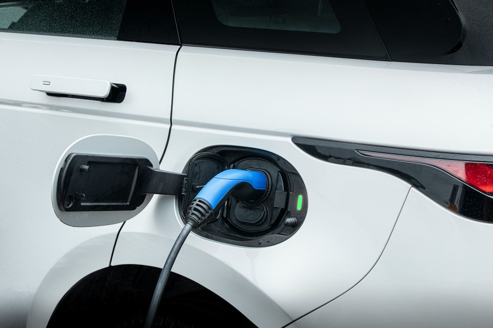 Thêm phiên bản plug-in hybrid cho Evoque và Discovery - 7 Thêm phiên bản plug-in hybrid cho Evoque và Discovery - 7