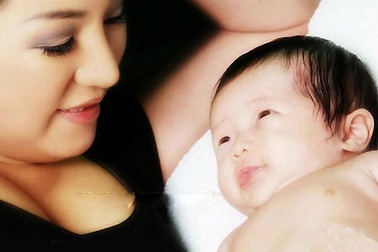 Danh hài Thúy Nga lần đầu khoe con