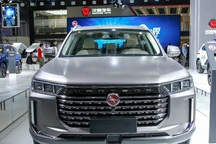 Kiểm soát 100% ô tô Trung Quốc vì “đường lưỡi bò”; chợ xe Việt giá giảm sập sàn