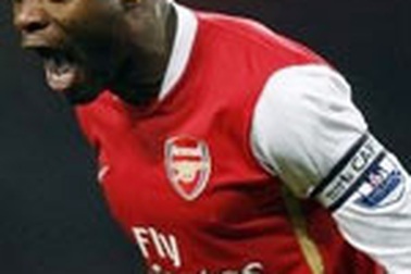 Gallas: “Nội bộ Arsenal có vấn đề”