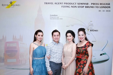 Anh Thơ quyến rũ với váy màu nude