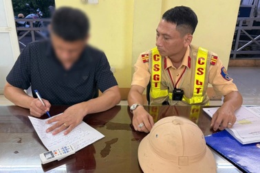 Xe giường nằm chở quá 43 người, chủ xe và tài xế bị phạt hơn 64 triệu đồng