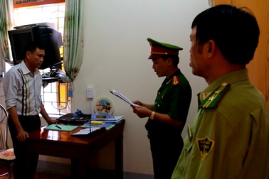 Khởi tố Hạt trưởng kiểm lâm trong vụ vòi tiền 20 triệu