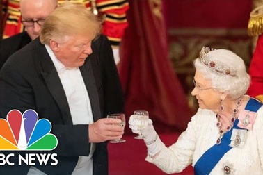 Tổng thống Trump dự quốc yến với Nữ hoàng Anh Elizabeth II
