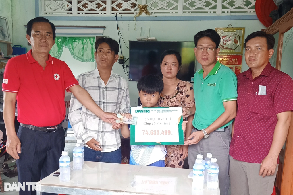 Bạn đọc giúp gia đình người đàn ông mắc bệnh suy thận hơn 80 triệu đồng - 1 Bạn đọc giúp gia đình người đàn ông mắc bệnh suy thận hơn 80 triệu đồng - 1