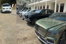 Phá đường dây lừa đảo chứng khoán, rửa tiền, thu giữ 13 ô tô