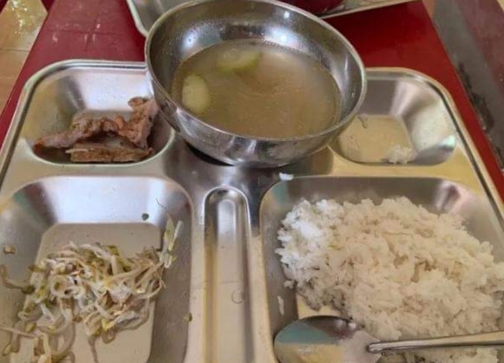 Sự thật suất ăn bán trú thiếu chất khiến phụ huynh nhìn chảy nước mắt - 1 Sự thật suất ăn bán trú thiếu chất khiến phụ huynh nhìn chảy nước mắt - 1