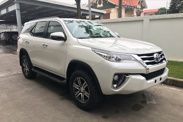 Ford Everest, Toyota Fortuner đồng loạt giảm giá, ưu đãi tới 200 triệu đồng